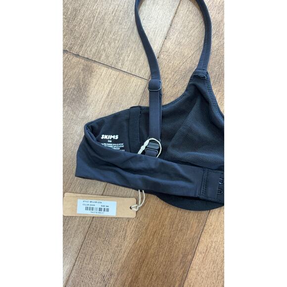 SKIMS Black Bra - Picture 3 of 3